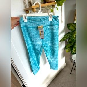 NWT Under Armour Compression Heat Gear Capri Leggings Blue Medium